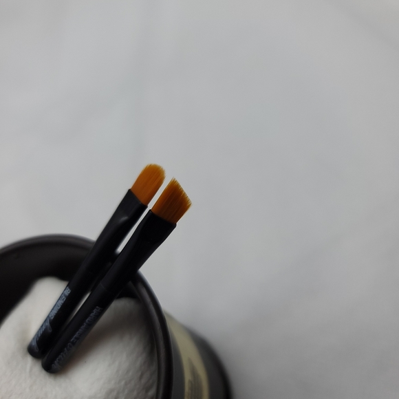 *LAST CHANCE* Benefit Miniature Eyebrow Brush Set - Picture 3 of 3